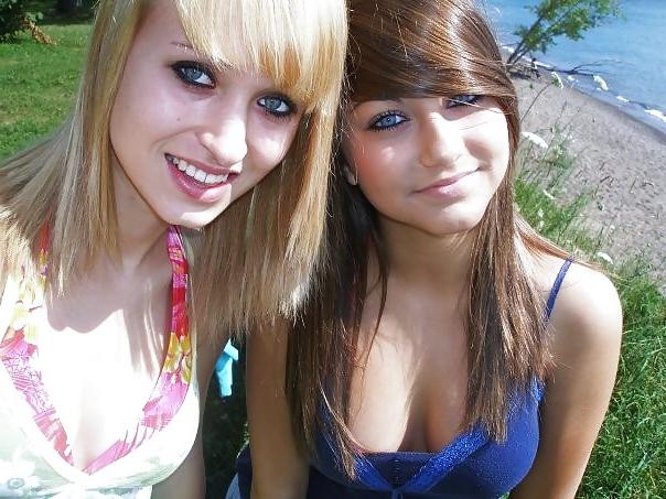 25P Emo girls