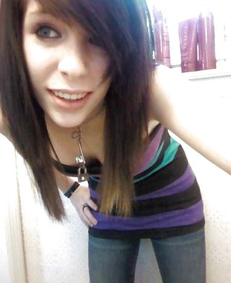 25P Emo girls