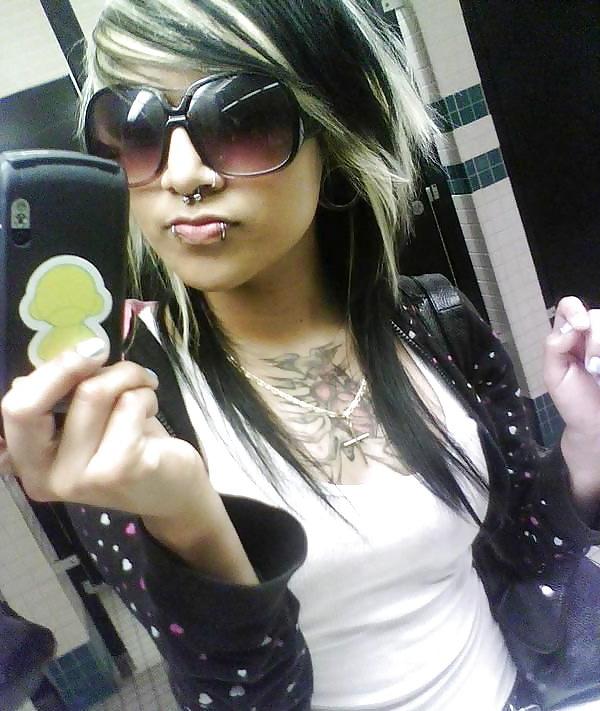 25P Emo girls