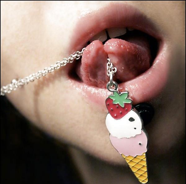 25P Emo girls