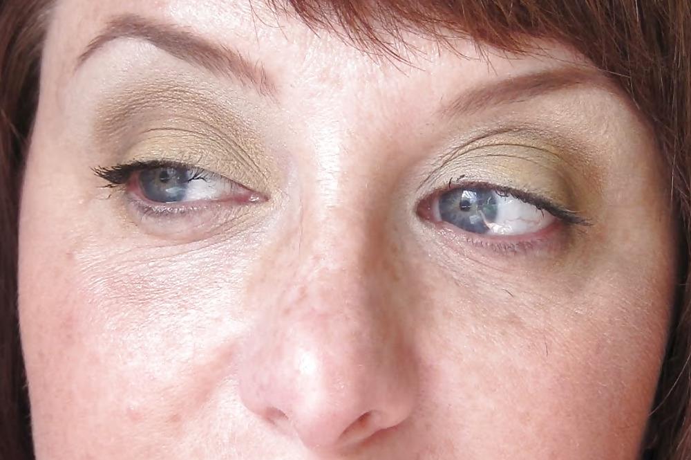 25P Celebrity eyes