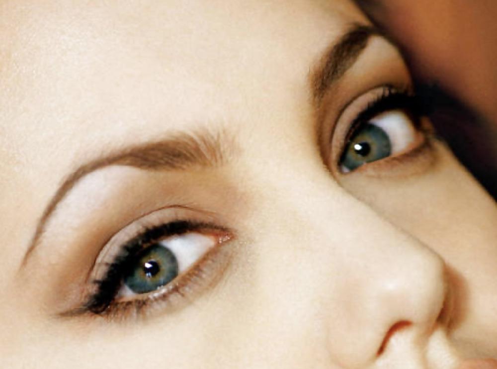 25P Celebrity eyes