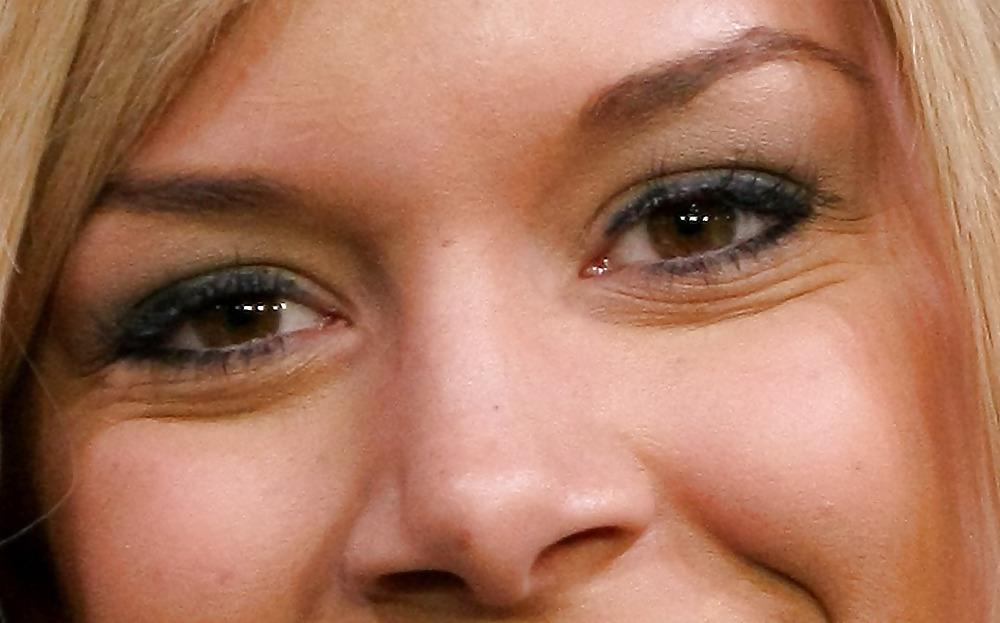 25P Celebrity eyes