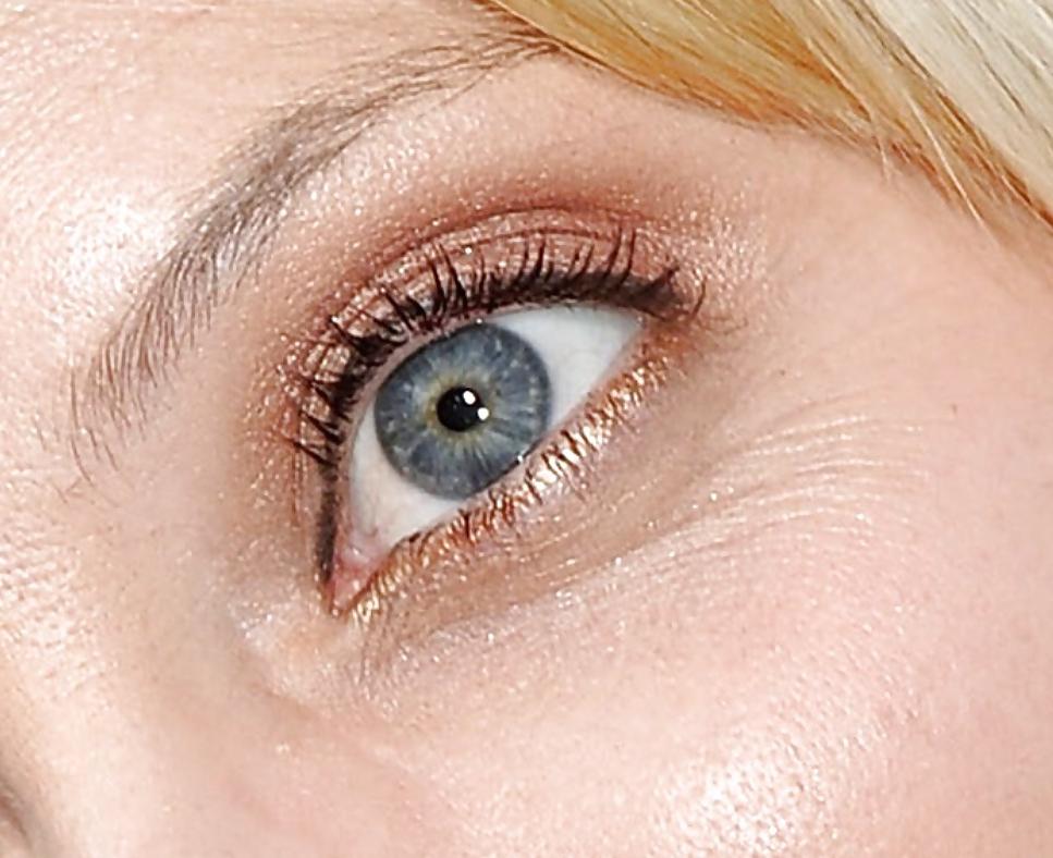 25P Celebrity eyes