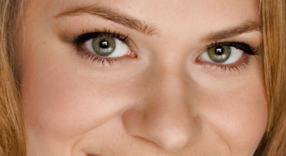 25P Celebrity eyes