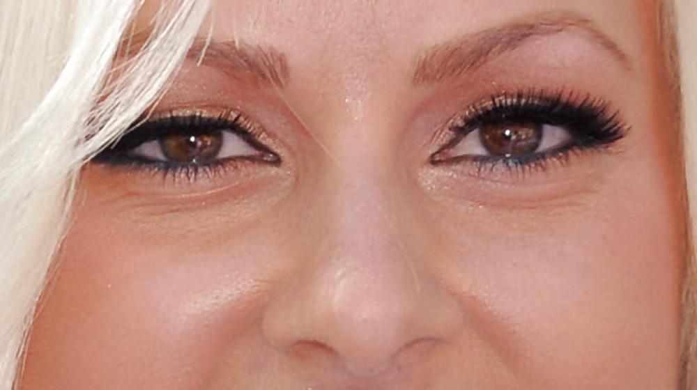 25P Celebrity eyes