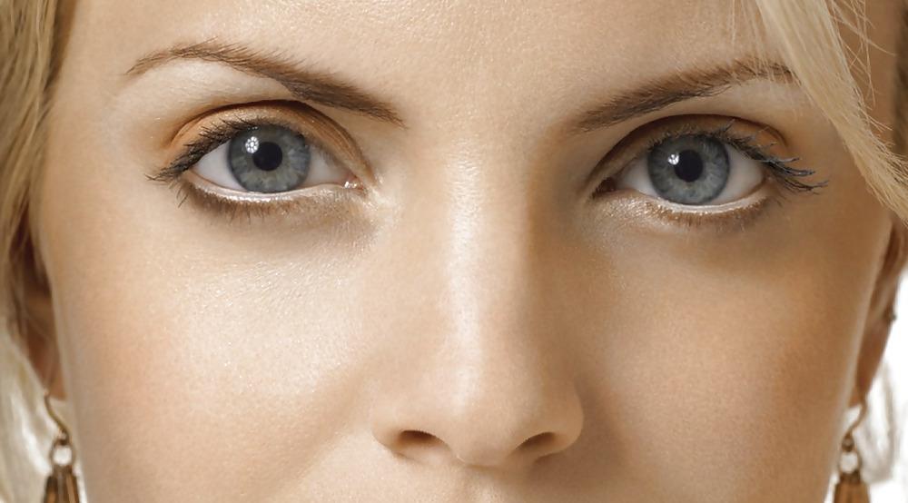 25P Celebrity eyes
