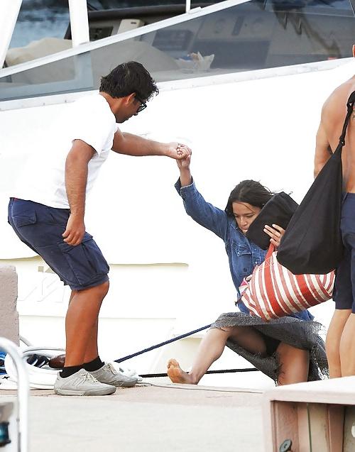 25P Celebrities Voyeur & Upskirts! (Vol.02)
