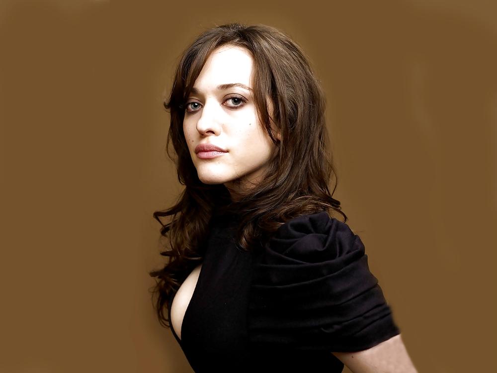 25P Melissa Rauch vs. Kat Dennings