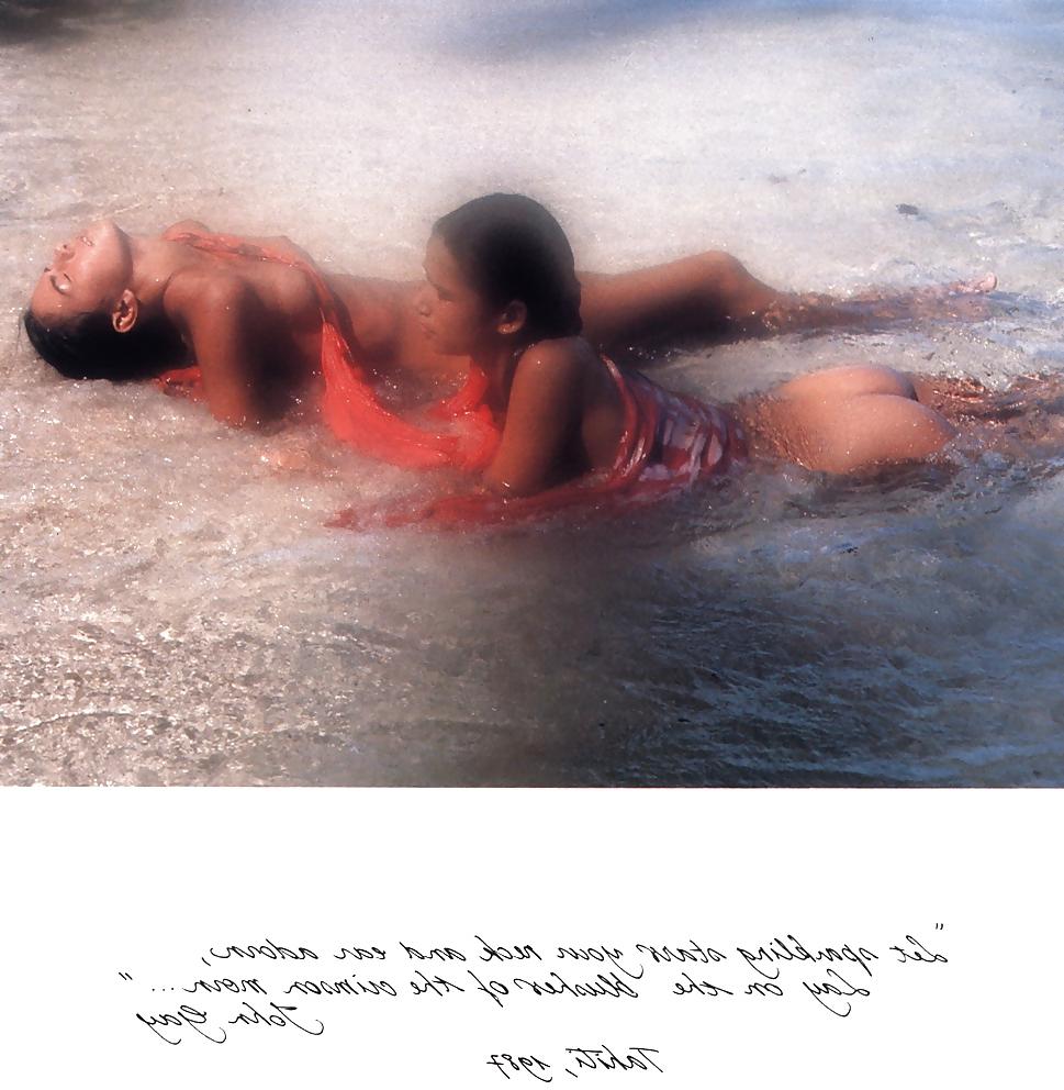 25P Erotic Photo Book 2 -  A Place in the Sun
