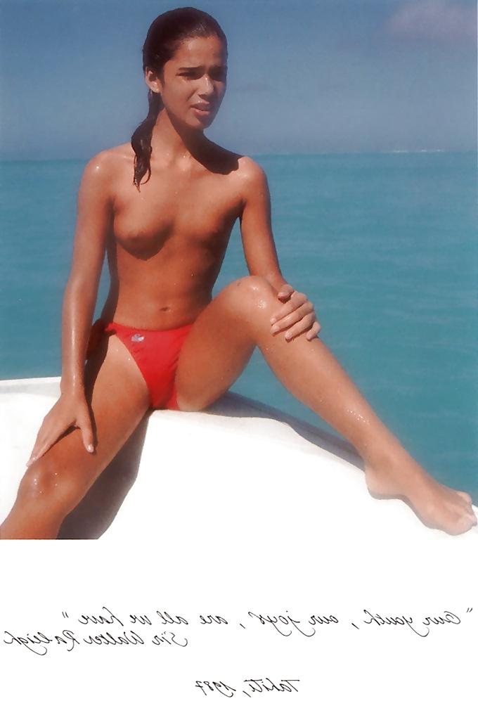 25P Erotic Photo Book 2 -  A Place in the Sun