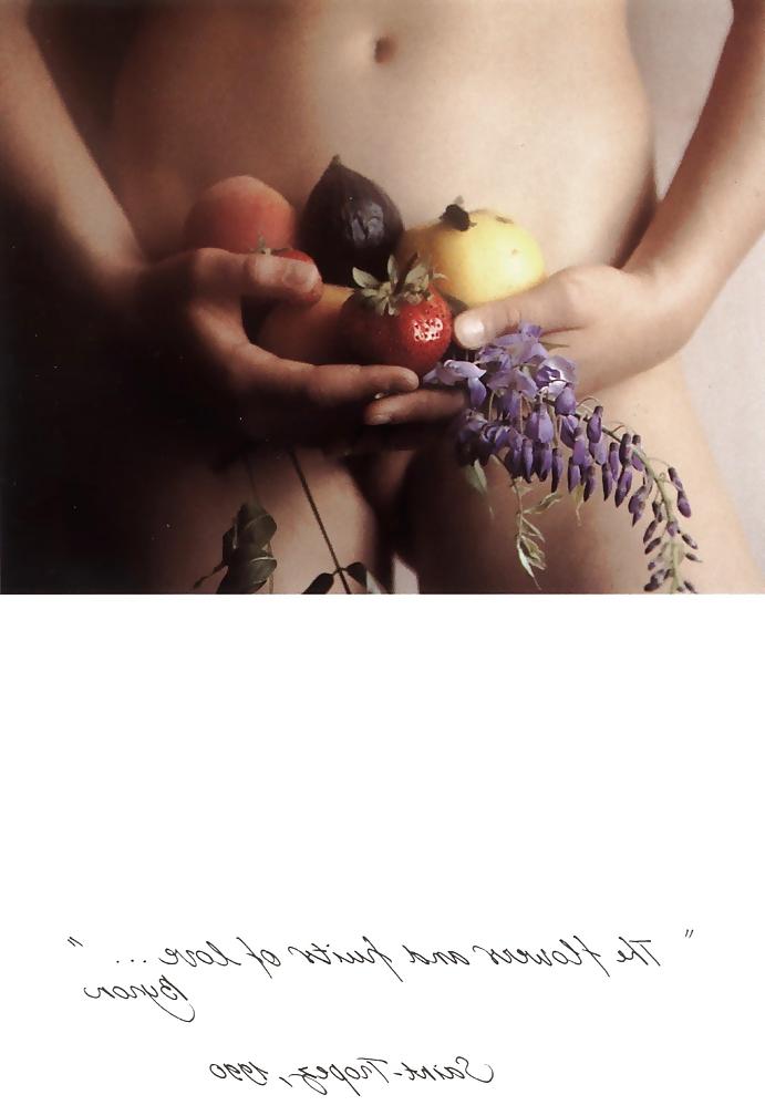 25P Erotic Photo Book 2 -  A Place in the Sun