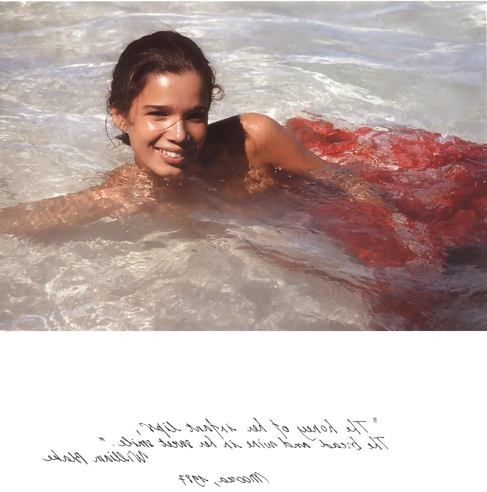 25P Erotic Photo Book 2 -  A Place in the Sun
