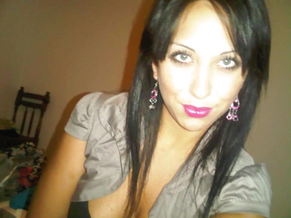 11P Croatian girl: Sanela
