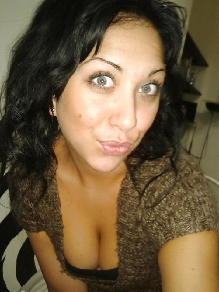 11P Croatian girl: Sanela