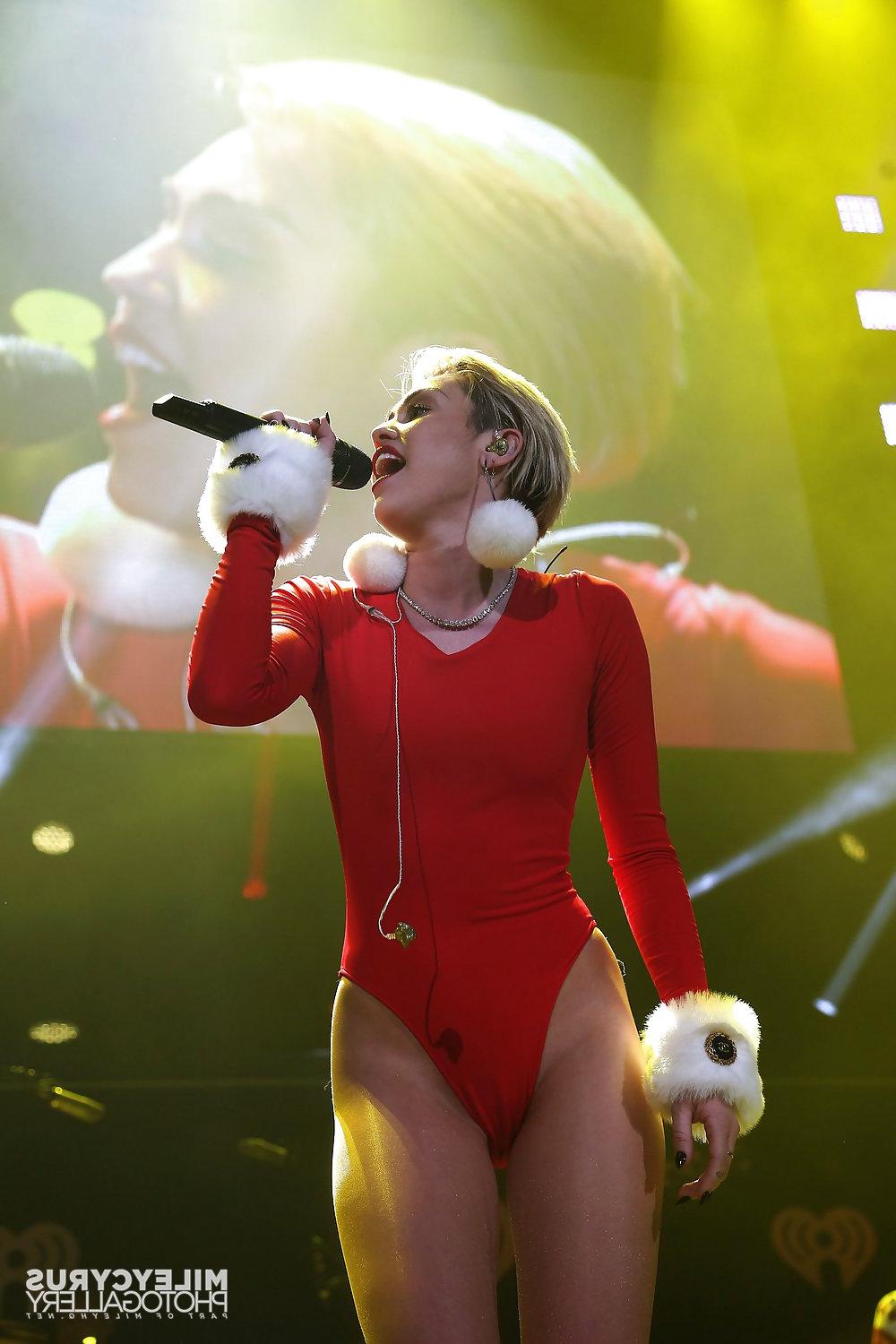 25P Sexy Miley Cyrus KDWB's Jingle Ball December 2013