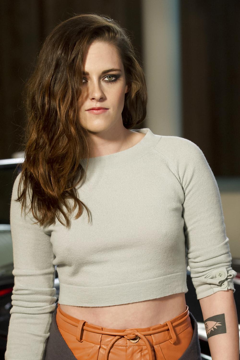 5P Kristen Stewart In Faux Crop Top - December 10, 2013