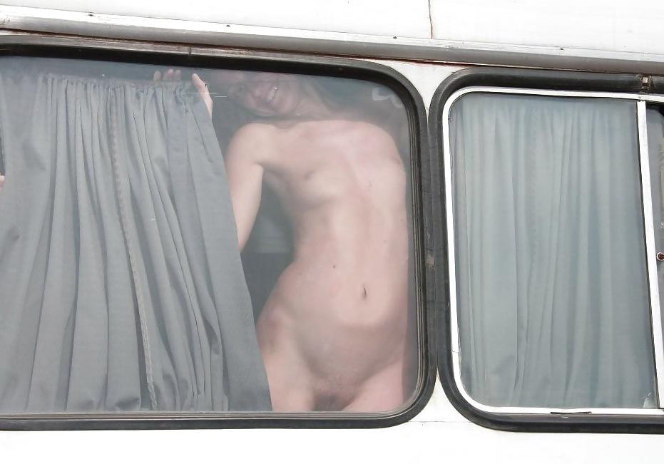 25P Naked in the street