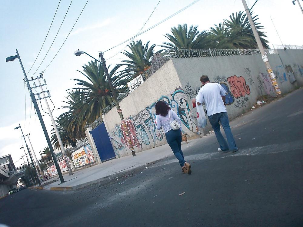17P Voyeur street
