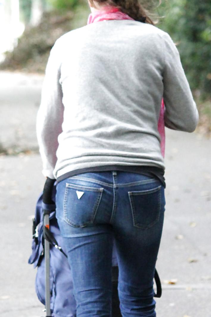 8P Candid ass street 3
