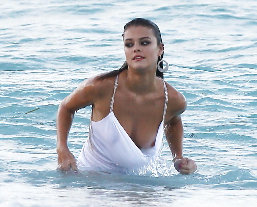 25P Celebrities Nude Nip 41