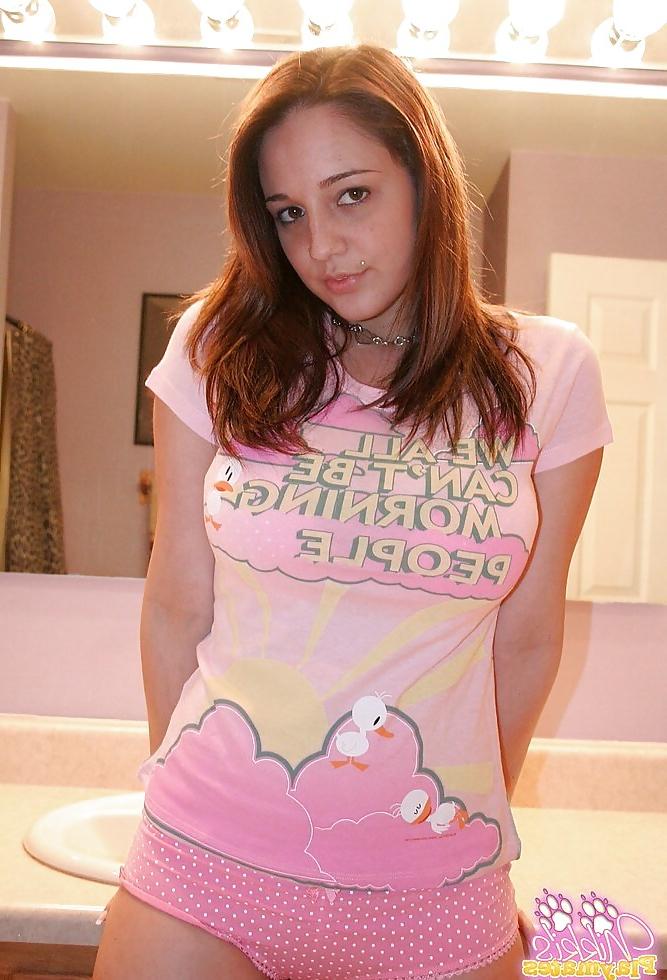 15P Nextdoor Nikki -- Big Boobs In Pink