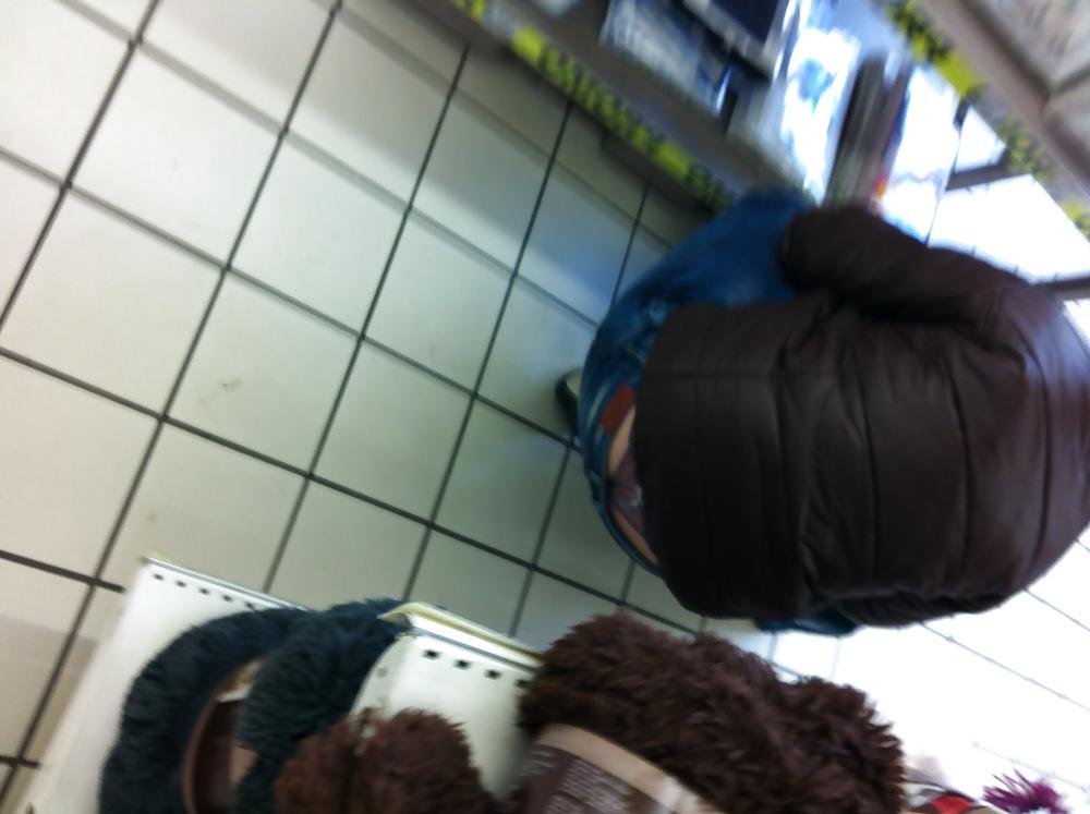 25P String in mall string au magasin