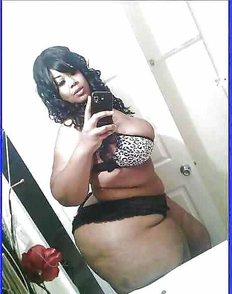 25P Thick miss Superdome booty 