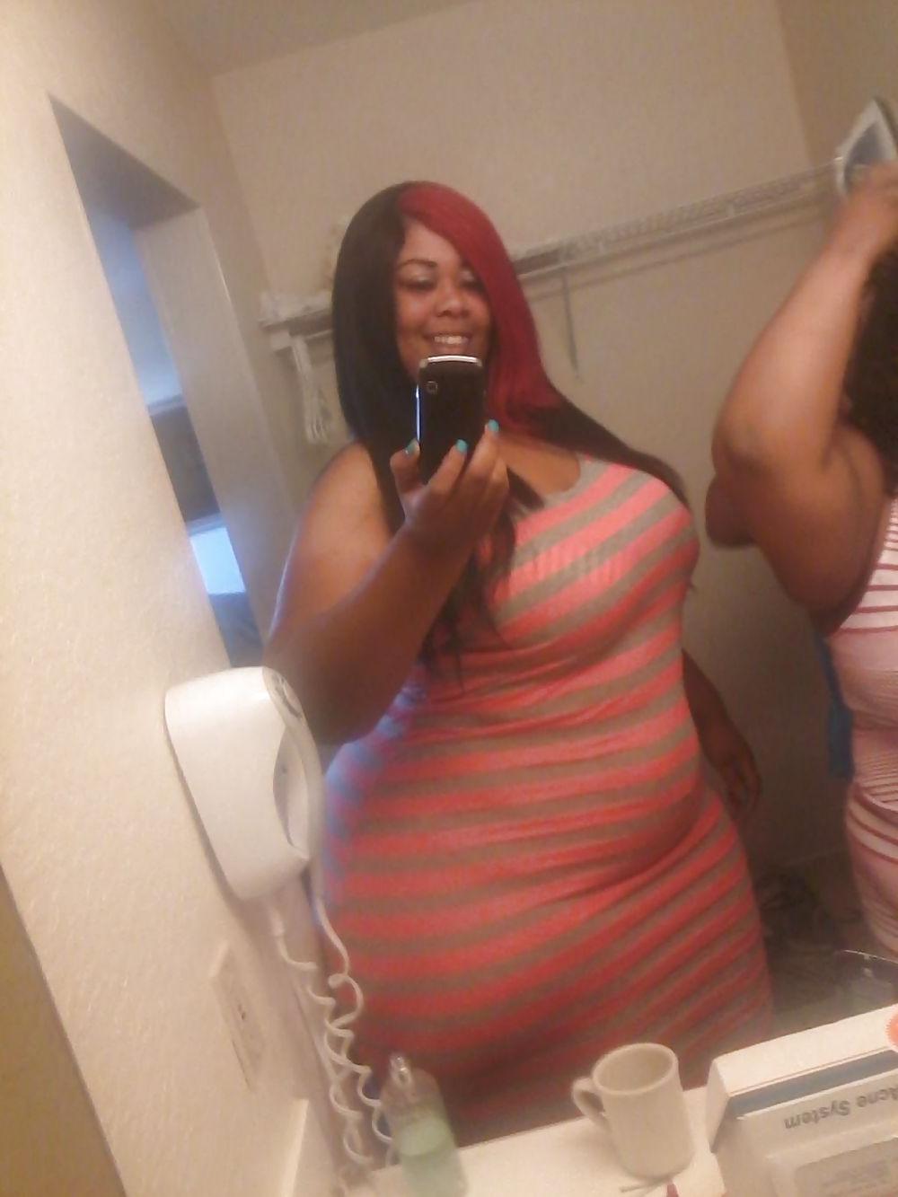 25P Thick miss Superdome booty 