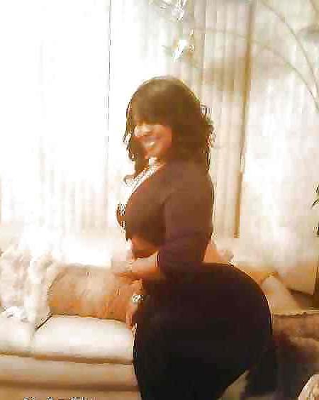 25P Thick miss Superdome booty 