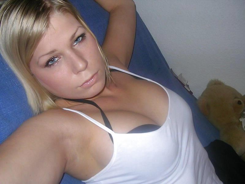 25P Hot german blonde - not naked