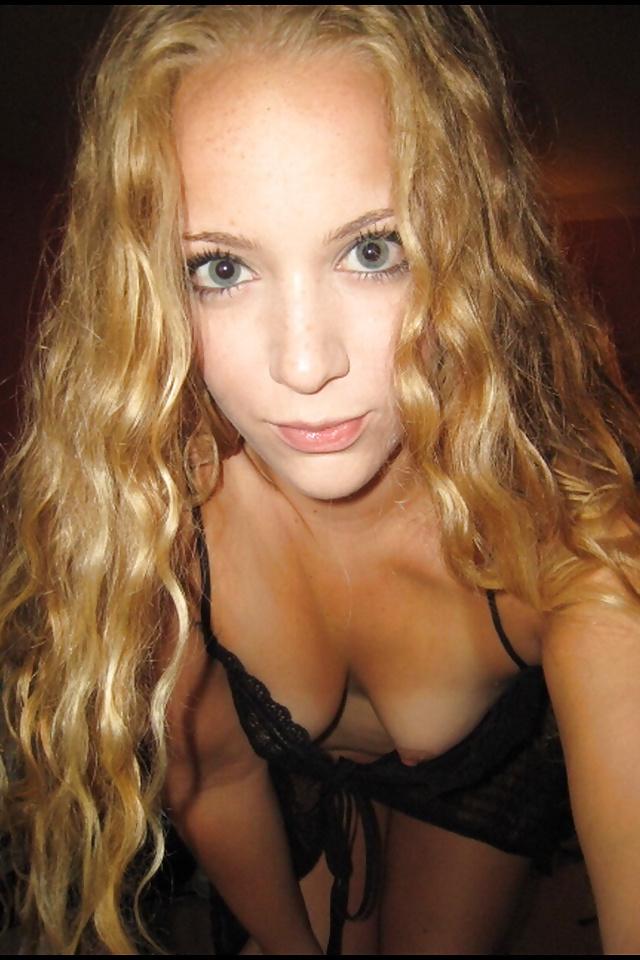 25P Nip slip celebrities