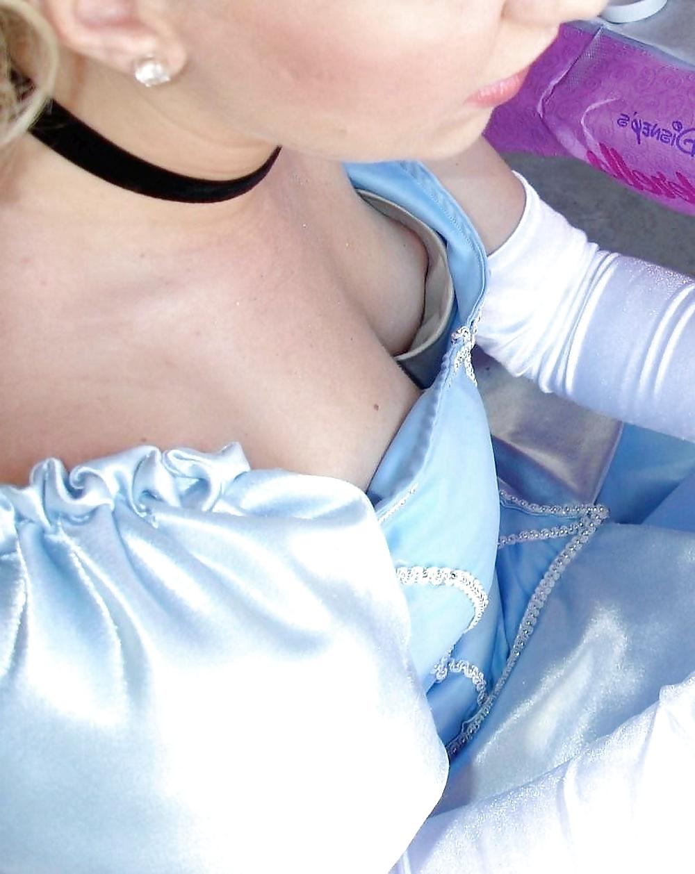 25P Nip slip celebrities