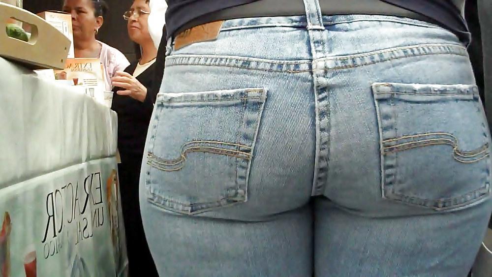 25P Cum on look at nice big ass in butt tight jeans