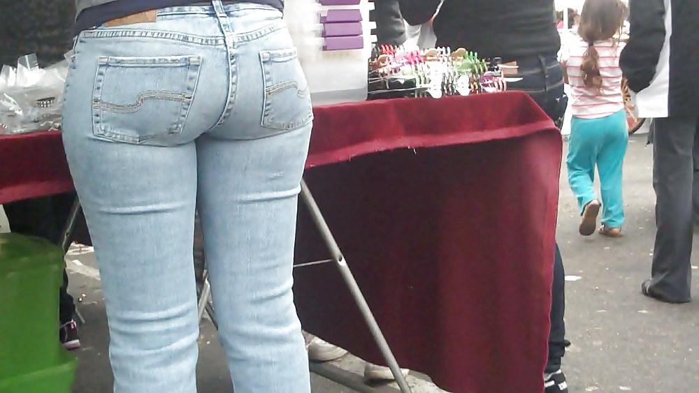 25P Cum on look at nice big ass in butt tight jeans