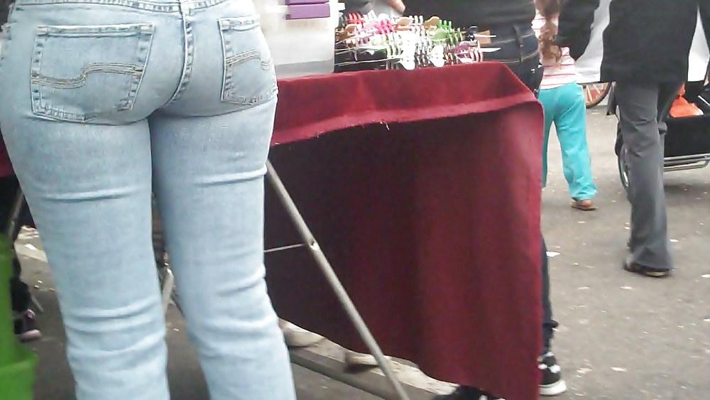 25P Cum on look at nice big ass in butt tight jeans