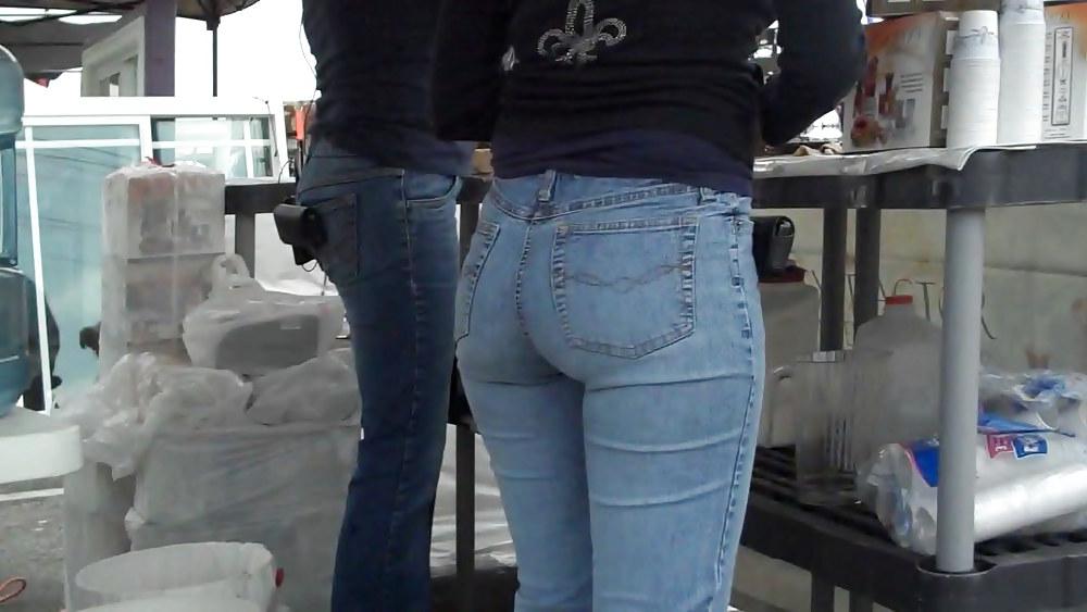 25P Cum on look at nice big ass in butt tight jeans