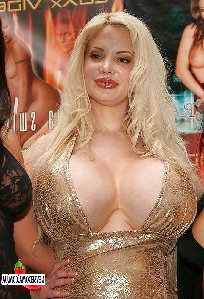 15P Big boobs