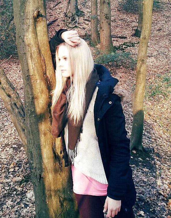 25P German Girl 9