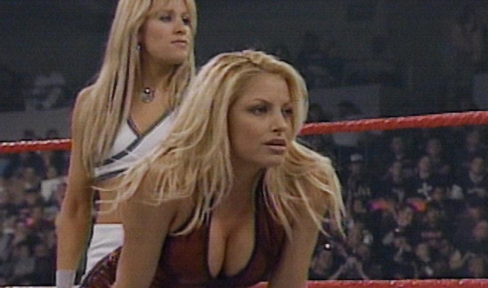 25P Trish Stratus - WWE Diva mega collection