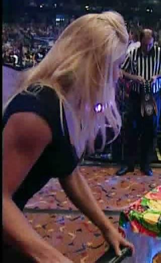 25P Trish Stratus - WWE Diva mega collection