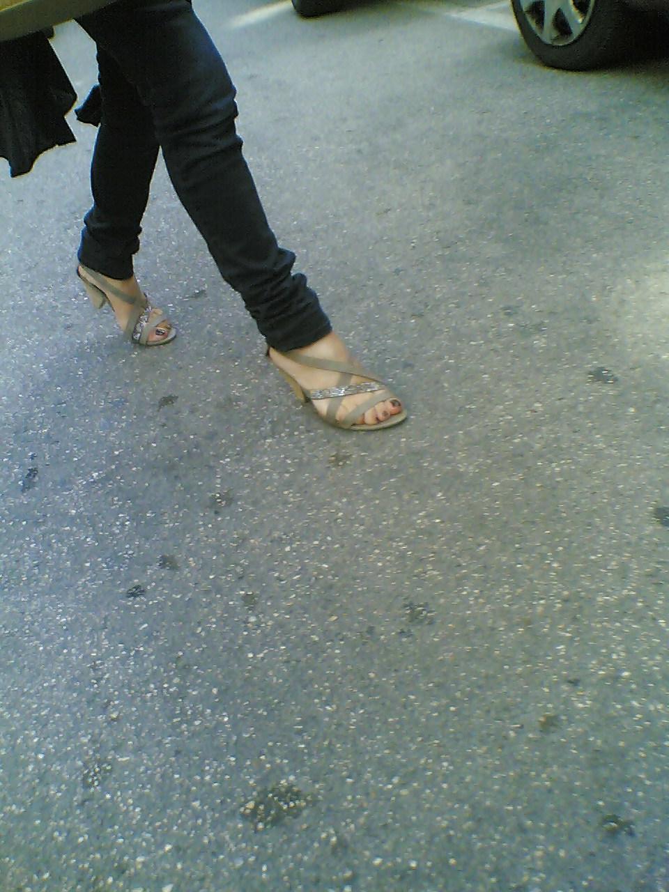 10P Shoes and feet on the street