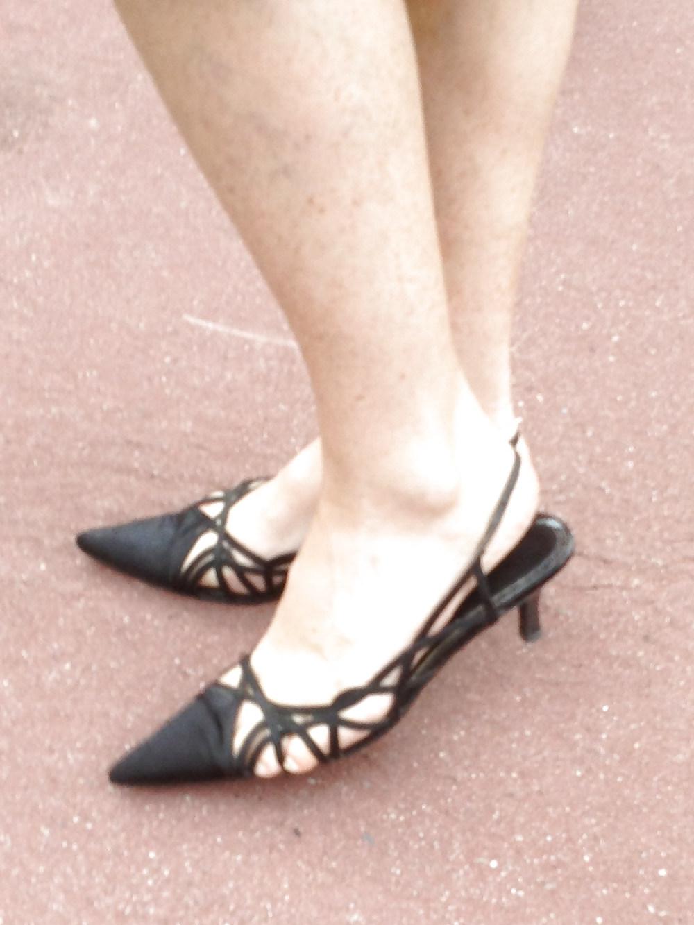 10P Shoes and feet on the street
