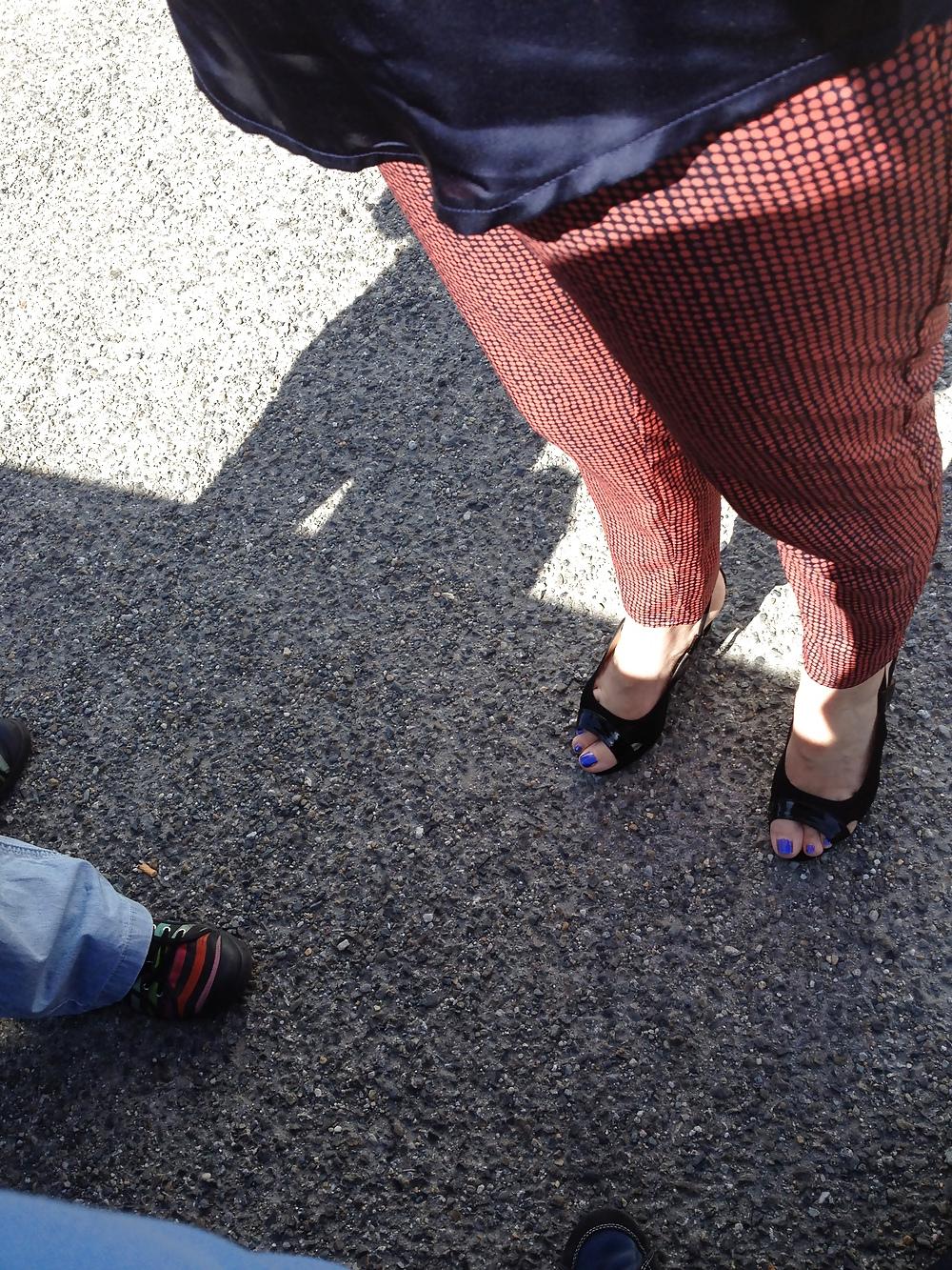 10P Shoes and feet on the street