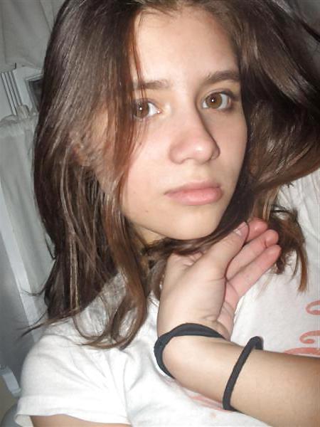 25P Her Homemade Pics : Sweet Teen Nude