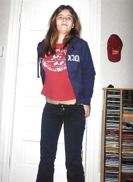 25P Her Homemade Pics : Sweet Teen Nude