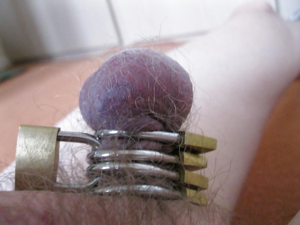 25P Cock and ball torture