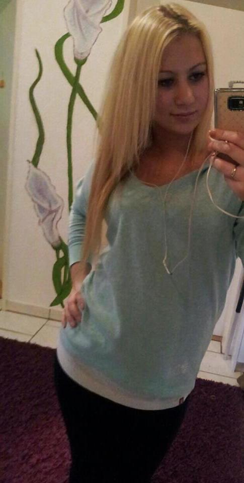 25P German Girls (Random 2)