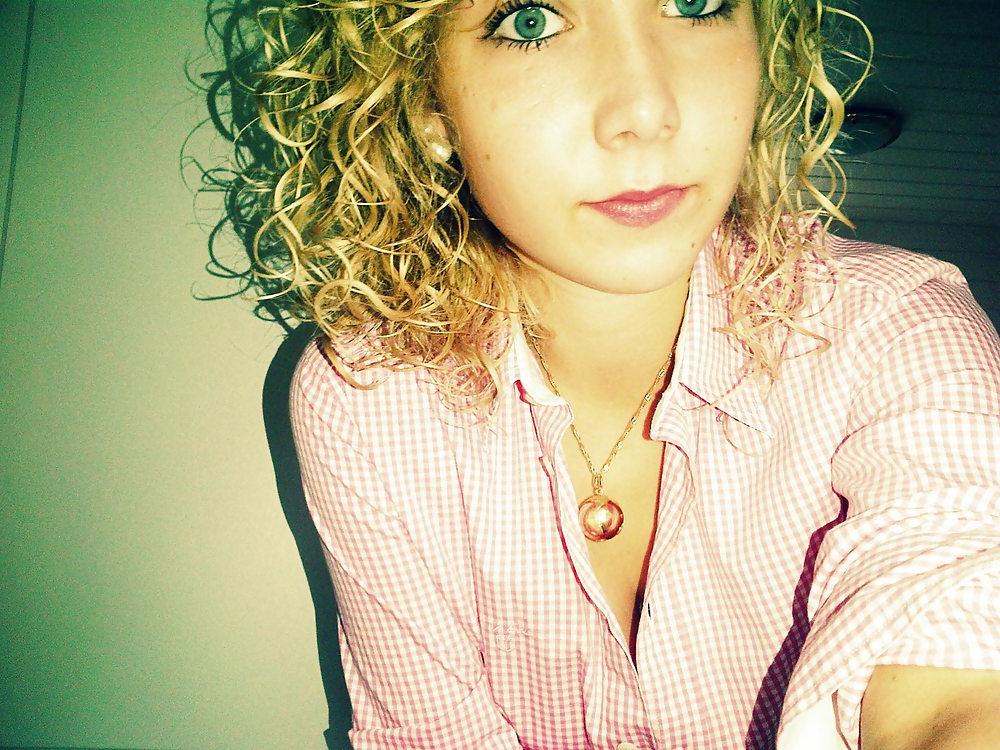 25P German Girls (Random 2)