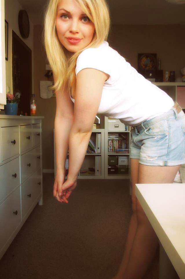 25P German Girls (Random 2)